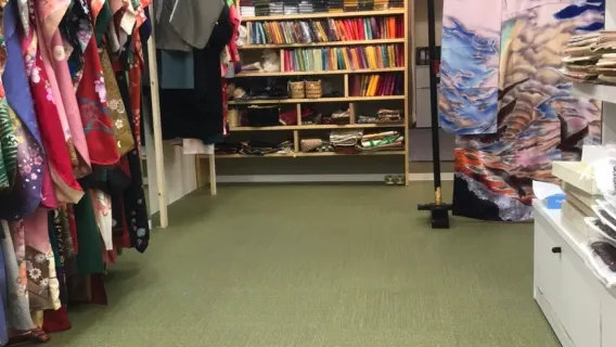 Kyoto: Esperienza di noleggio furisode di lusso da Kimono Rental Kanwa