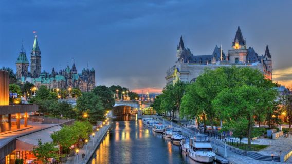 Ottawa pergi-balik|Bukit Parlimen + Katedral Notre-Dame + Terusan Rideau lawatan sehari/tiket masuk tidak termasuk