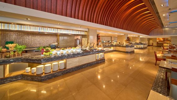 Отель Macau Jai Alai – морепродукты на обед «шведский стол»/ужин