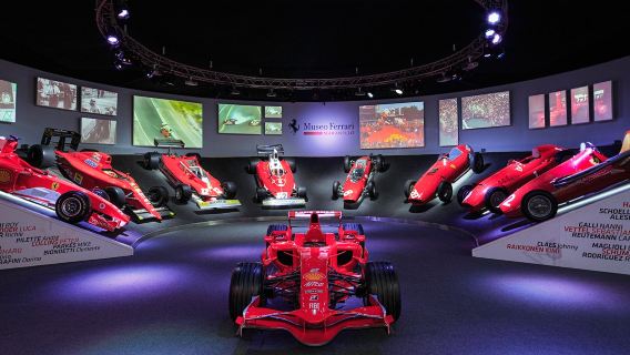 excursión de un día a la Biblioteca Municipal de Bolonia y al Museo Ferrari de Maranello