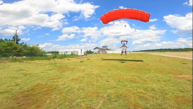 重慶跳傘旅遊 重慶梁平機場跳傘基地4000公尺跳傘 四川雙人高空跳傘【4000公尺自由落體+專業高清攝影+視訊剪輯】