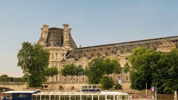 Seine River: 3-Course French Dinner Cruise by Paris en Scène