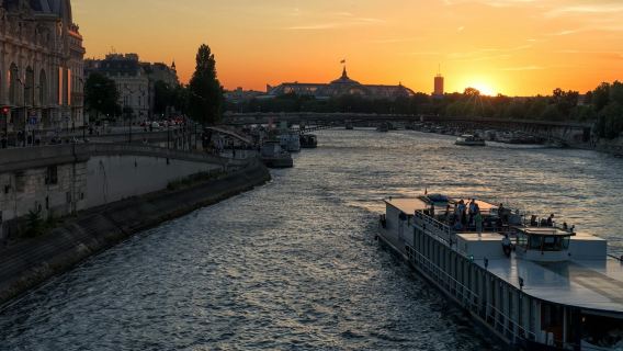Seine River: 3-Course Gourmet Dinner Cruise by Le Capitaine Fracasse