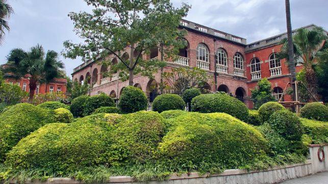 廈門鼓浪嶼深度遊+萬國建築人文解說之旅 （小團私享可2人起訂&專業導遊陪同 & 來回船票 & 酒店到碼頭車費）