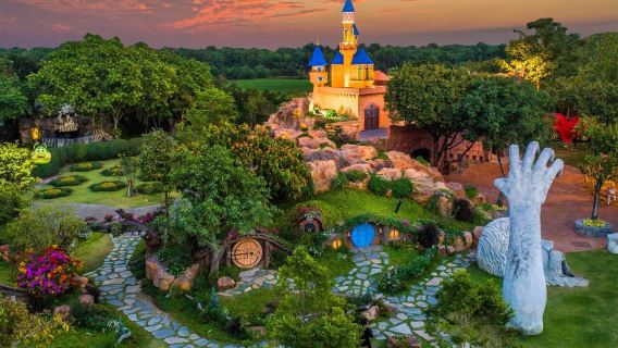 Dream World Bangkok:  Entry Ticket + Roundtrip Transfer + Lunch