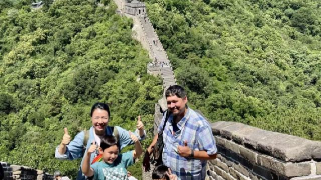 Badaling Great Wall English Tour Including Admission Ticket + Round-Trip Bus + English Guided Tour (No Shopping)