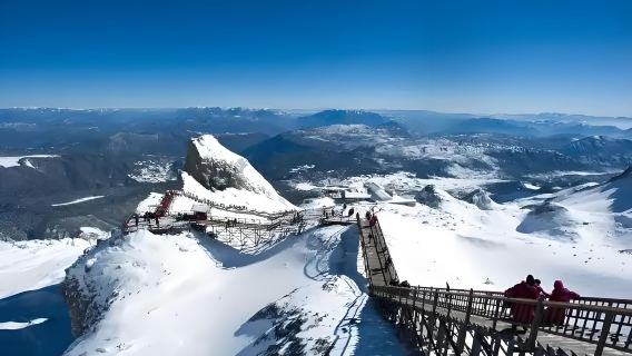 Yunnan Lijiang Jade Dragon Snow Mountain Glacier Park Cableway, Blue Moon Valley, Impression Lijiang - Private One-Day Tour (All-inclusive price/Family/Independent travel friendly)