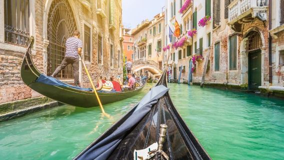 Venedig: Dogenpalast-Führung mit Gondelfahrt