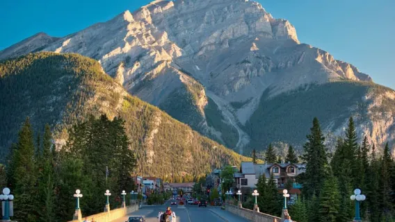 Lake Louise, Moraine, Emerald, Johnston Canyon Banff Gondel