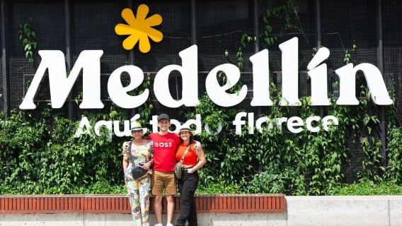 Medellin: Full Day Guided City Highlights Tour