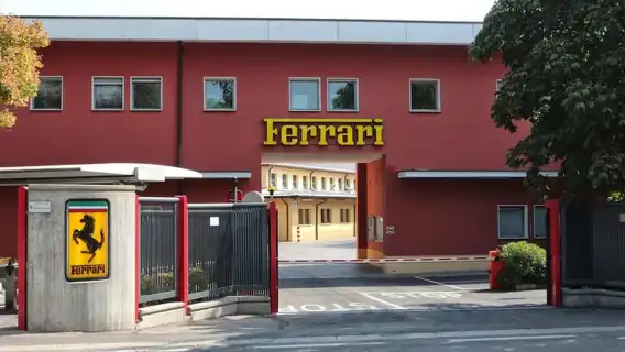 ตั๋วรถบัสไปกลับจากสถานีรถไฟโมเดนา อิตาลี ไปยังพิพิธภัณฑ์เฟอร์รารี มาราเนลโล แวะพิพิธภัณฑ์เอนโซ เฟอร์รารี โมเดนา