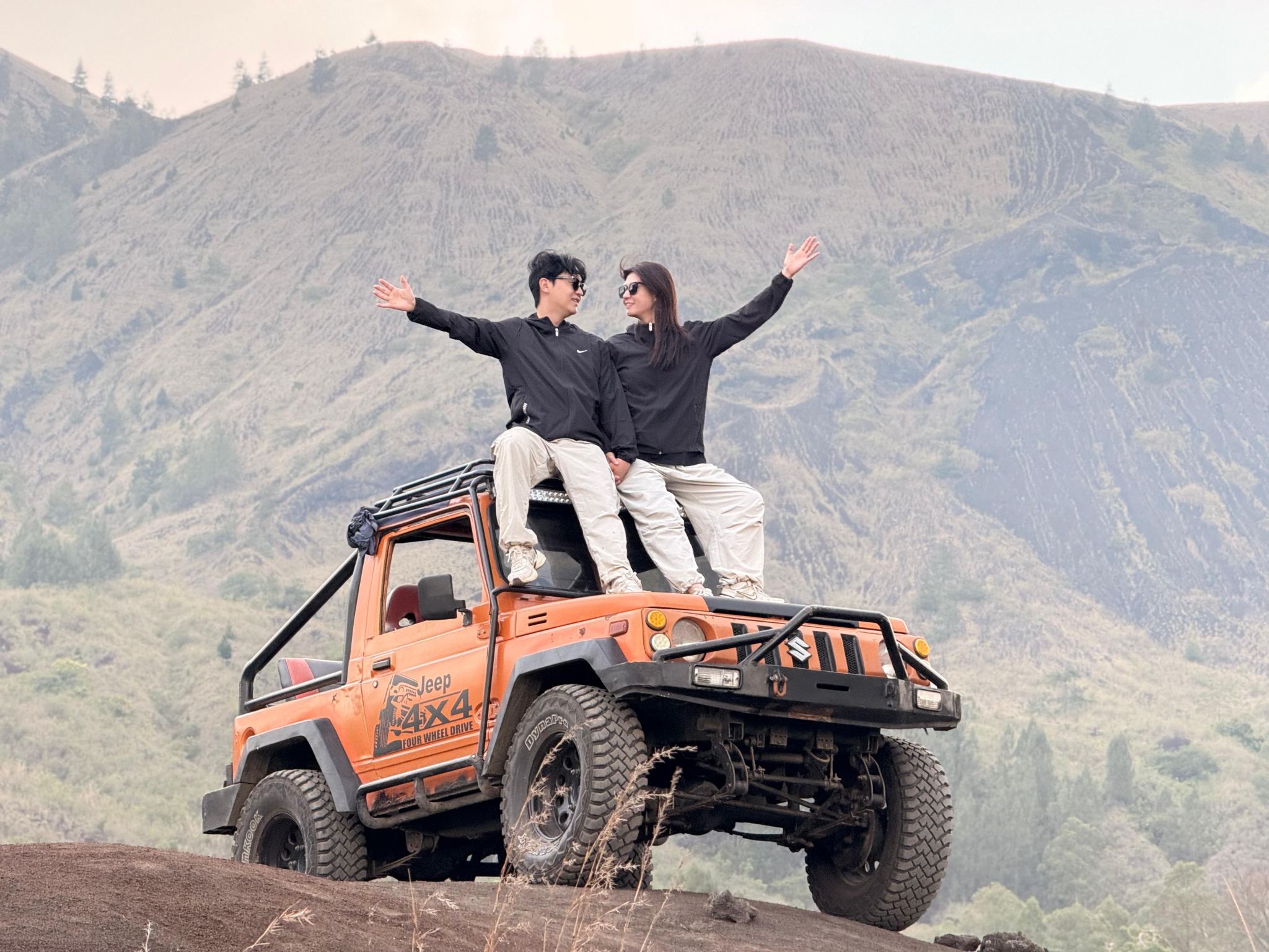 ทัวร์รถจี๊ปชมพระอาทิตย์ตกที่ภูเขาบาตูร์พร้อมชมลาวาดำ|ผจญภัยภูเขาไฟบาตูร์