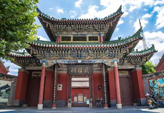Chengdu City Highlights Private Day Tour: Qingyang Taoist Temple, Chengdu Wuhou Shrine Museum, Chengdu Du Fu Thatched Cottage Museum & Jinli Street