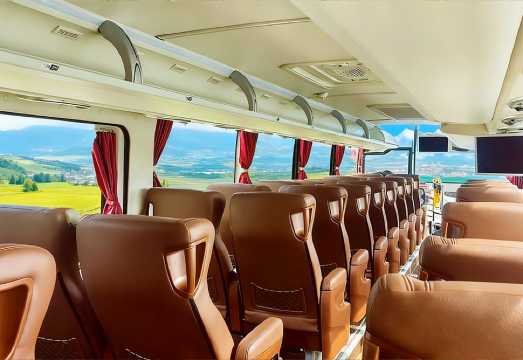 Jiuzhaigou - Songpan High-Speed Rail Station shuttle bus [2+1 luxury nanny bus] departure/return optional | official vehicle · comfortable air...