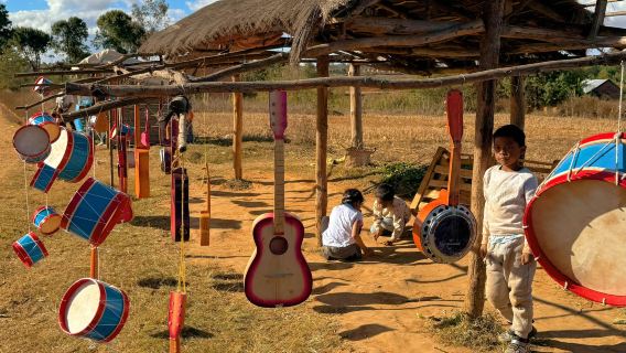 馬達加斯加＆安齊拉貝市【徜徉高山溫泉與殖民】專屬包車一日之旅