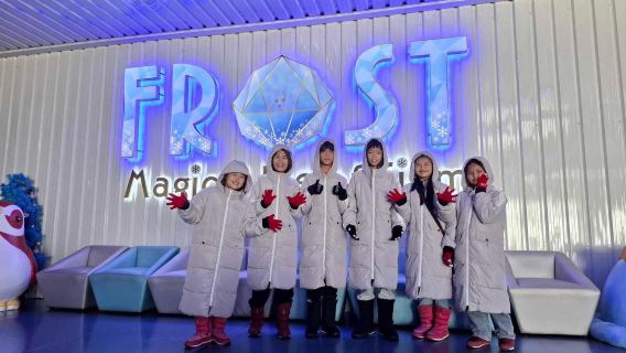 Pattaya Frozen World, expérience de sculptures sur glace et de jeux dans la neige