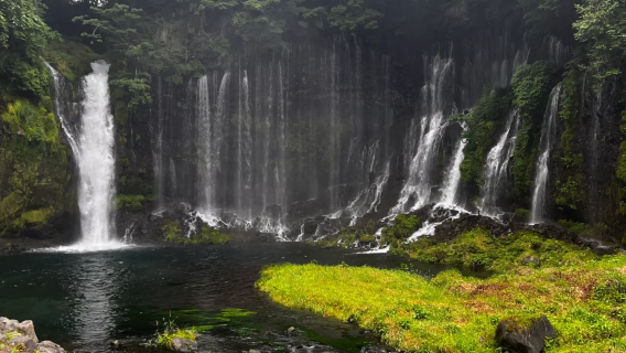 日本長野|白絲瀑布+輕井澤王子購物廣場+石之教堂 雲湯池包車