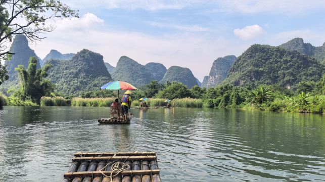 桂林一日遊：漓江星級郵輪及陽朔靈活探險之旅（中旅 × 贊巴士）