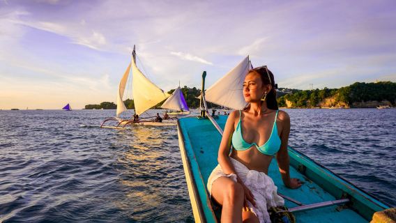 ทัวร์ล่องเรือชมพระอาทิตย์ตกที่โบราเคย์ ไอส์แลนด์: รวมประสบการณ์พายเรือแคนู, SUP และหางนางเงือก