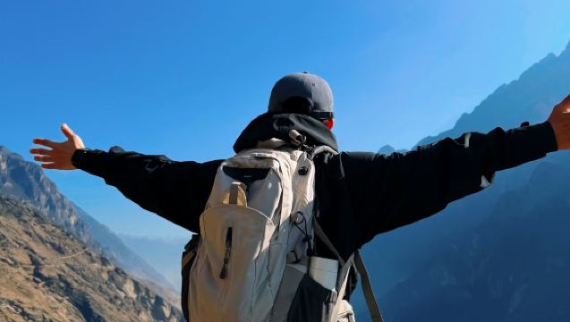 Rideshare to Middle Tiger Leaping Gorge + Tiger Leaping Gorge Hiking Special Route (Up to 18 passengers) [Direct from Lijiang to Hiking Point]