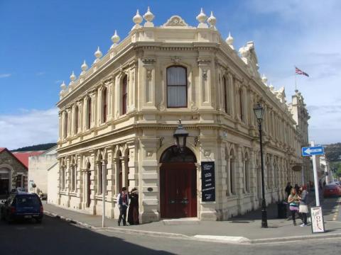新西蘭達尼丁來回：奧瑪魯一日遊｜打卡白石古城&藍企鵝