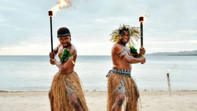 Fiji: Robinson Crusoe Island sunset cruise with dinner and show