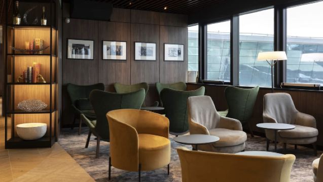 VIP Lounge i Plaza Premium Lounge på Fiumicino Lufthavn i Rom, Italien (FCO) | 3/6 timers transitophold med måltid