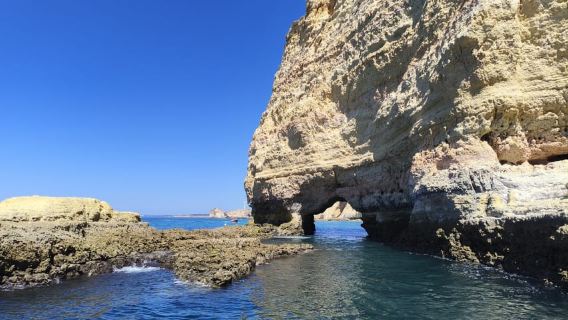 De Portimão: Passeio de Barco para as Grutas de Benagil e Praia da Marinha