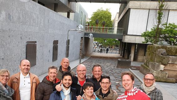Halvdags vandretur i Kölns gamle by - Kölner Dom, Hohenzollernbroen og Rhinens bred