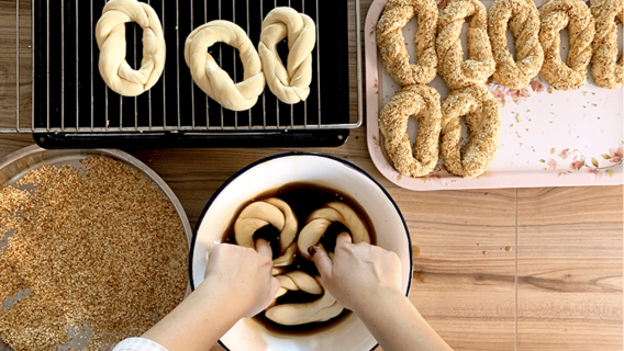 Istanbul: Traditional Simit & Breakfast Cooking Class