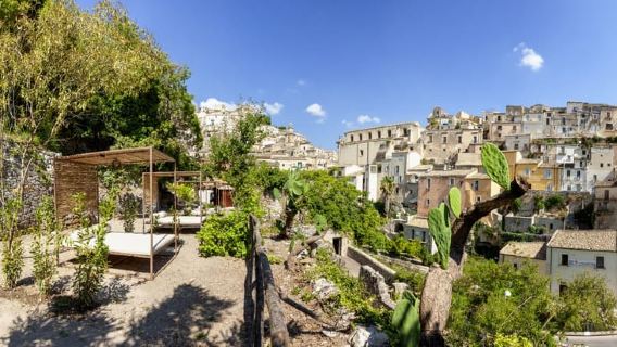 Radici: IImmerse yourself in the heady scents of our garden