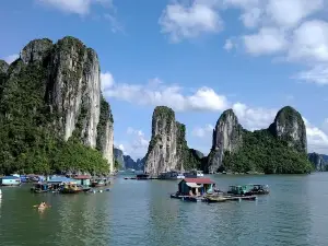Halong Bay Full Day Trip with Fast Expressway Transfer Round Trip