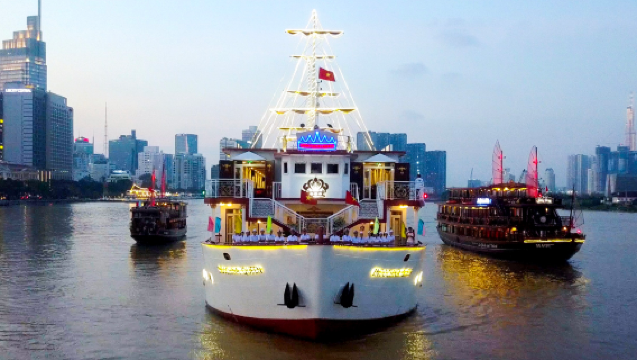 โฮจิมินห์: ทัวร์เรือสำราญรับประทานอาหารเย็นริมแม่น้ำไซง่อน พร้อมบริการรถรับส่งส่วนตัวจากโรงแรม – อินโดไชน่า ครูซ