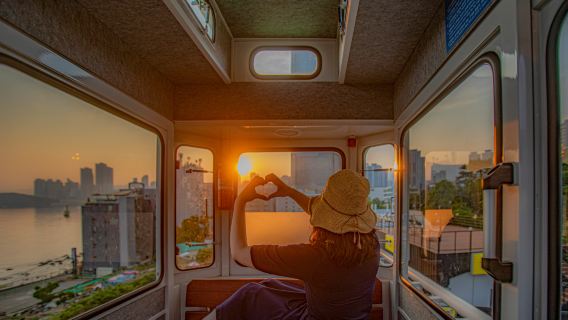 Busan Haeundae Sky Capsule + Tour notturno con vista al tramonto sulla zona ovest di Busan (include la passerella panoramica di Songdo)