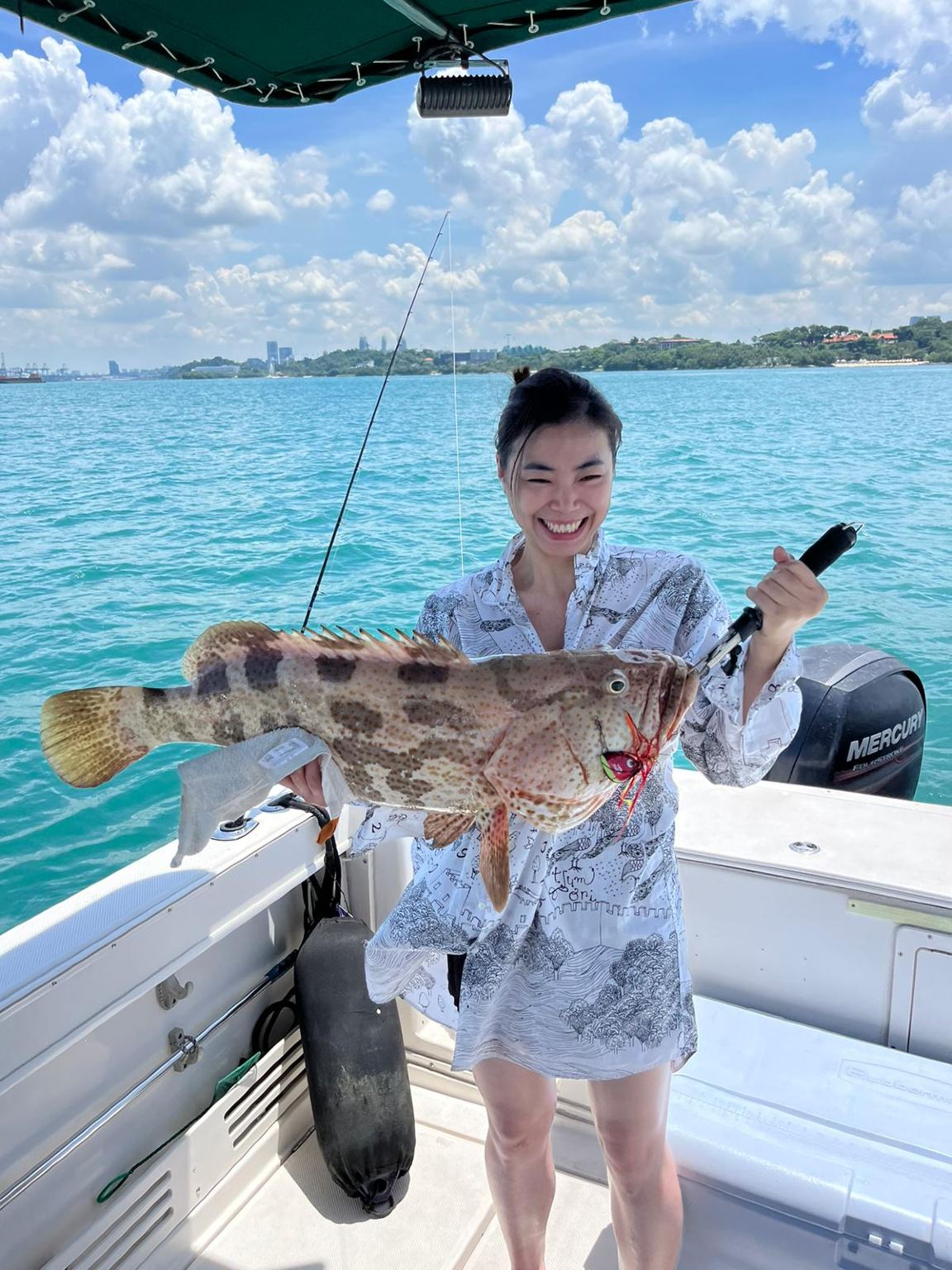 [Salidas en grupo abierto] Excursión de pesca profesional en yate en Singapur — Tour de pesca de 4 horas por las islas del sur