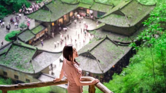 重慶武隆天生三橋+龍水峽地縫+烏江精華遊船【8人團•航空車】