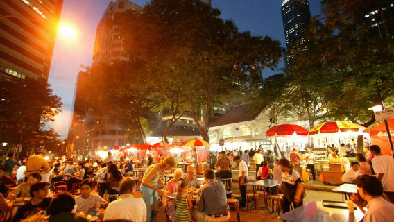 Singapore: Lau Pa Sat and Marina Bay Night Street Food Tour