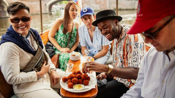 Amsterdam: Guided Food Tour with 1-Hr Canal Cruise