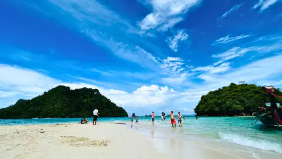 ซันไรส์ 4 เกาะทะเลแหวก เรือสปีดโบ๊ท
