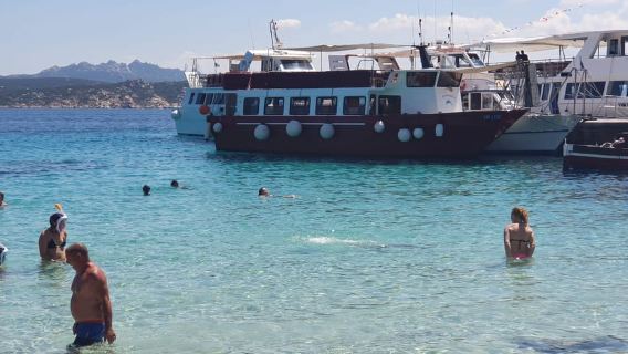 Da Palau: Tour in barca nell'Arcipelago di La Maddalena con pasta