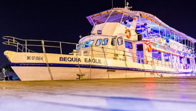 CARTAGENA: Citytour en Chiva + paseo en barco al atardecer por la bahía con barra libre.