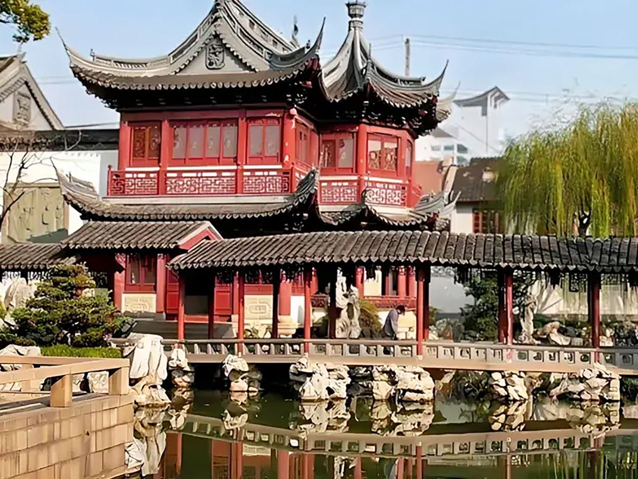 Shanghai City Highlights Private 1-day Tour (Yu Garden + The Bund + Shanghai Jade Buddha Temple + Tea Tasting Experience)