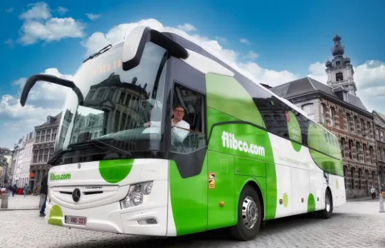 布魯塞爾：來回沙勒羅瓦機場和布魯塞爾Midi/布魯塞爾SW的巴士