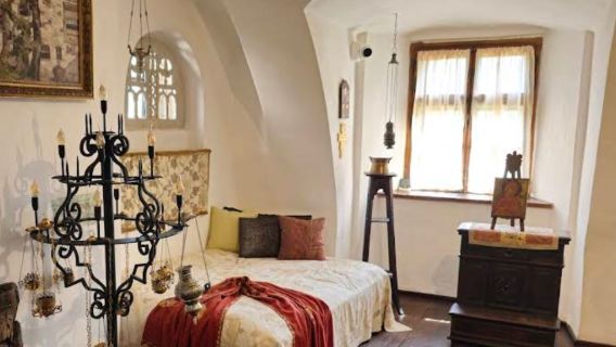 Tour 1 ngày tại Quảng trường Brasov Romania + Nhà thờ Đen + Lâu đài Bran "Lâu đài ma cà rồng"