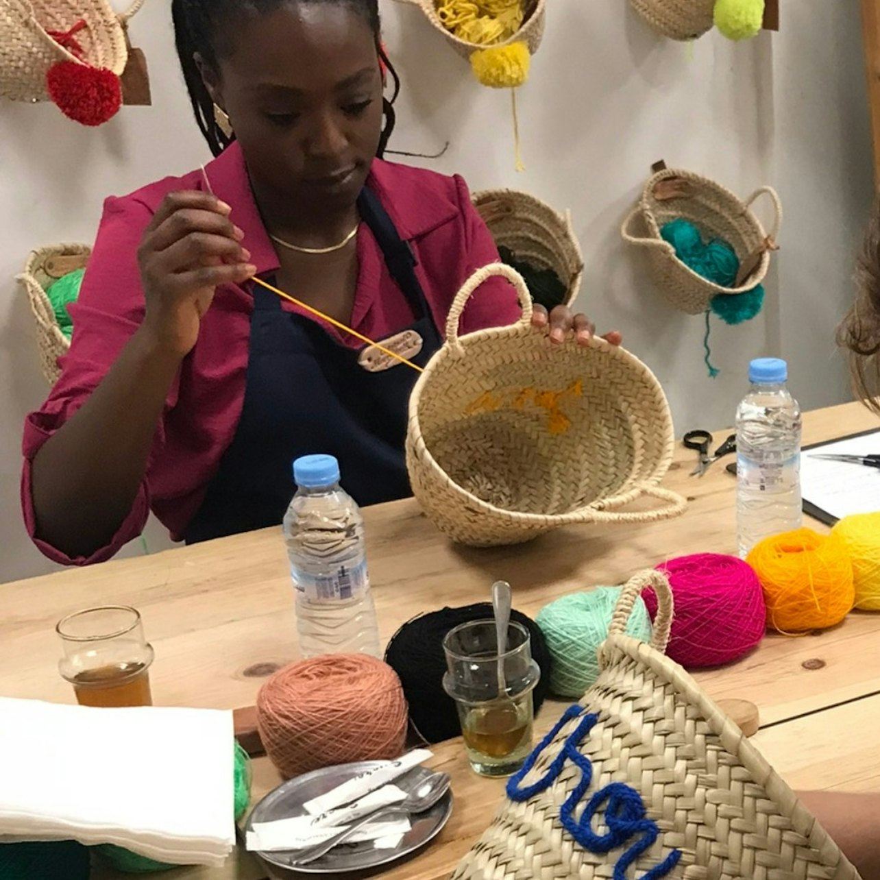 マラケシュ：2時間のバスケットカスタマイズワークショップ