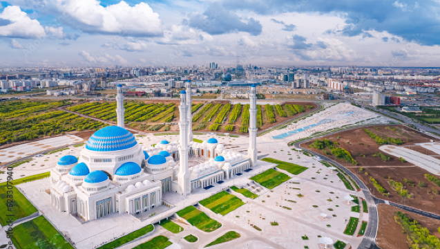Masjid Agung + Istana Perdamaian + Jembatan Atyrau + Menara Pengamatan Bayterek + Museum Nasional