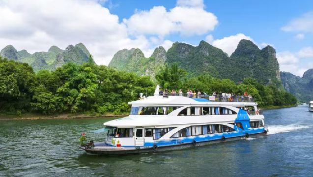 Croisière 4 étoiles sur la rivière Li à Guilin (Paysage à 360° + Découverte des beautés de la Li + Festin visuel des montagnes et rivières)