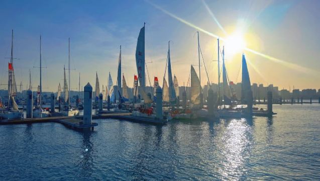 Esperienza in barca a vela a Xiamen (possibile upgrade gratuito a motoveliero + esperienza di navigazione con onde + riserva naturale di delfini selvatici + assicurazione contro gli infortuni inclusa)