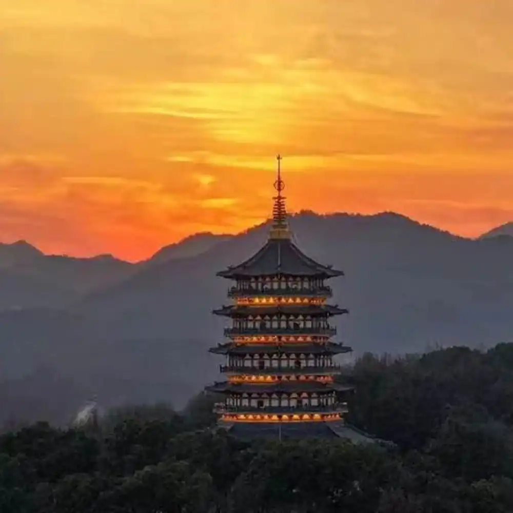 Shanghai to Hangzhou Leifeng Tower and Songcheng 1-day tour (round