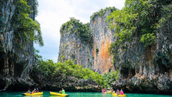 Phuket: James Bond Adası & Phang Nga Körfezi 1 Günlük Deniz Kano Turu (Büyük Tekne ile ve Öğle Yemeği Dahil)